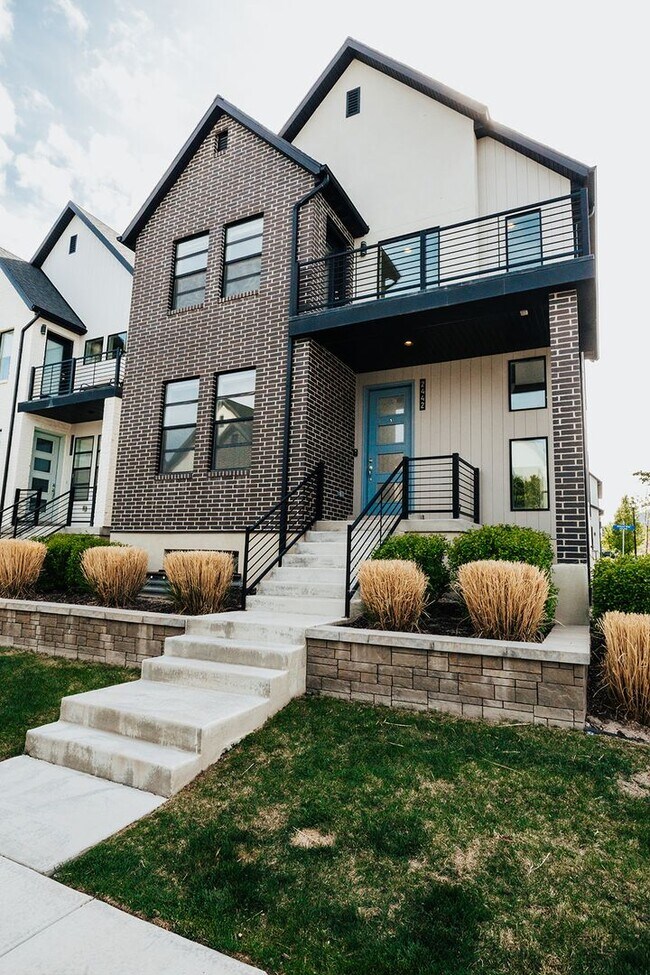 Photo - Stunning 4 Bedroom Home in Lehi with Great Amenities!