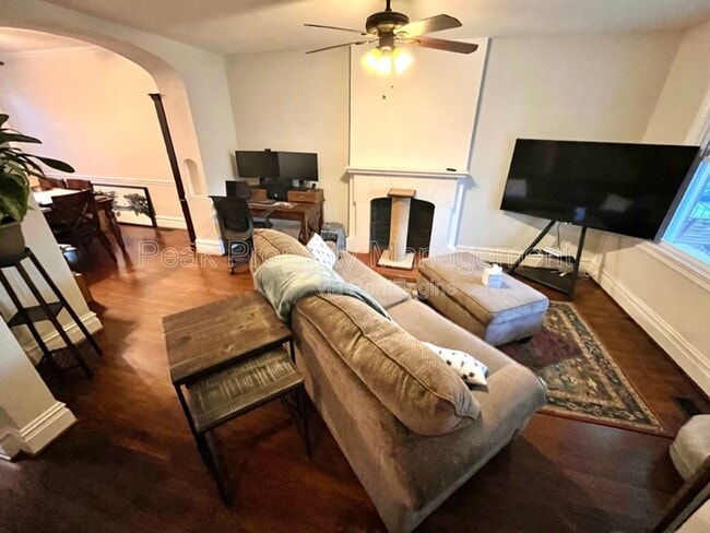 Photo - 3327 W Grace St