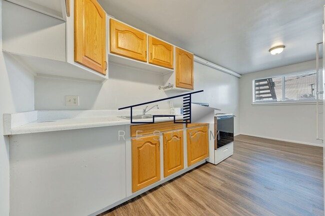 Photo - 800 State St