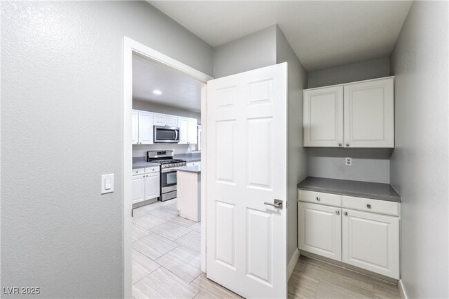 Photo - 20 Fantasia Ln