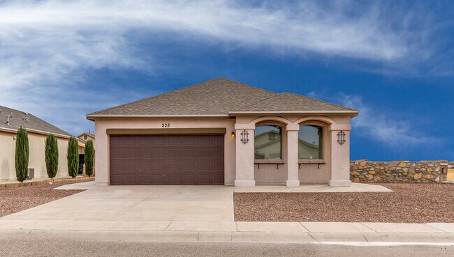 Stunning 4-bedroom home in Socorro TX - Stunning 4-bedroom home in Socorro TX
