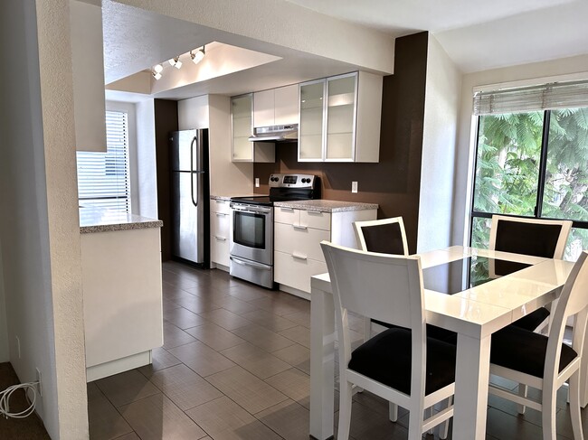 Building Photo - 5125 E Waverly Dr Unit B18 Rental