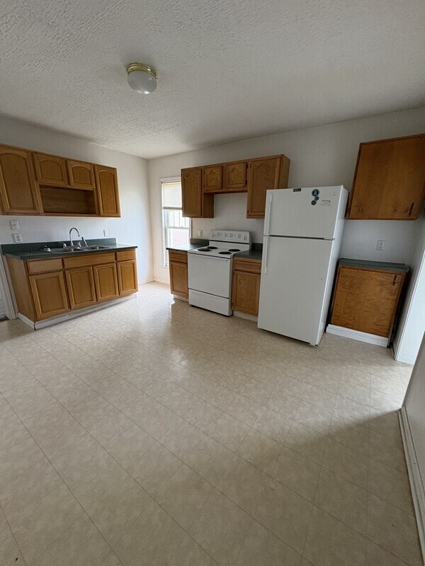 Building Photo - 900 Highland Ave