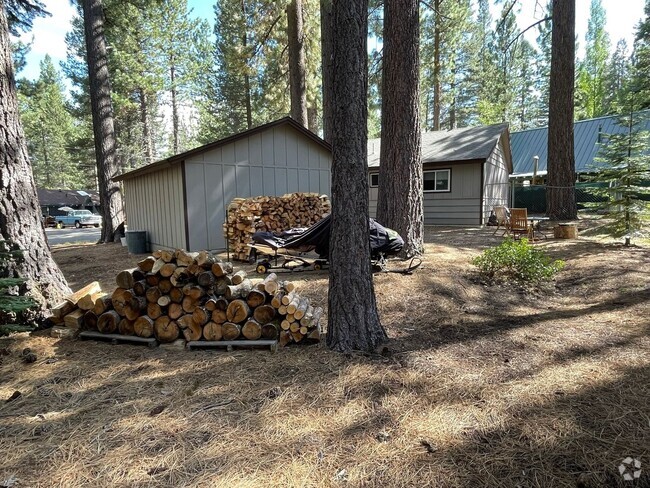 Building Photo - Nice house in South Lake Tahoe available now!