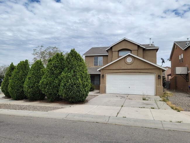 Building Photo - 600 Lone Pine Dr SW