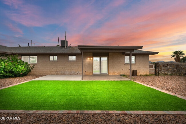 Photo - 7139 Orizaba Ave