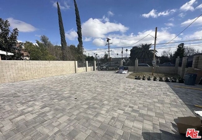 Photo - 6829 Bellaire Ave