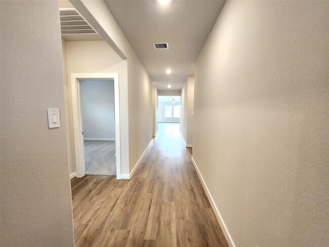 Photo - 2506 Good Morrow Dr