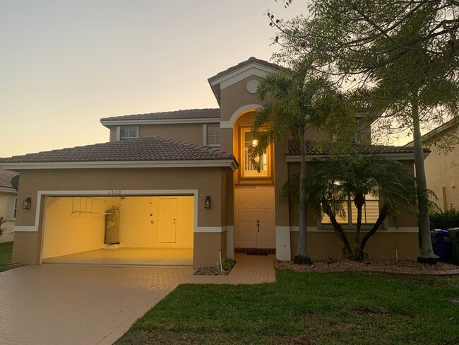 Photo - 1530 SW 193rd Ter