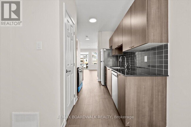 Photo - 241 Lamarche Ave