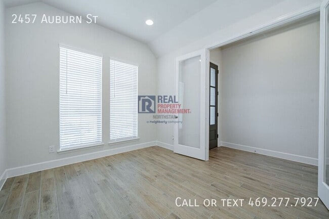 Photo - 2457 Auburn St