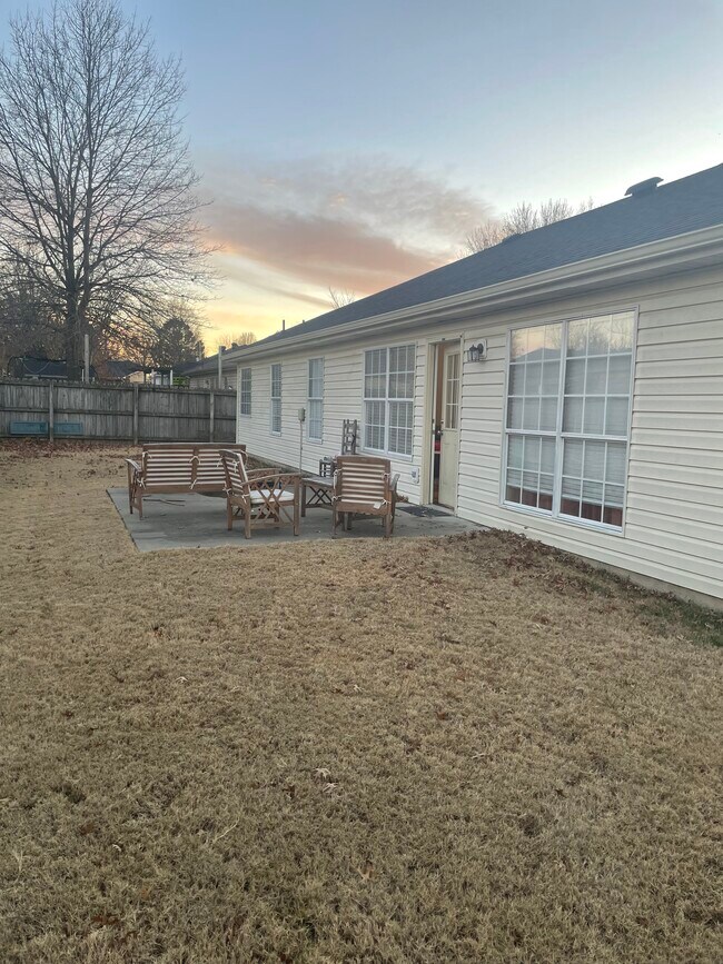 Backyard - 479 Robin Hood Ct