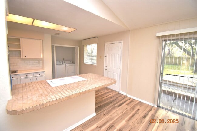 Photo - 1911 Westlake Rd