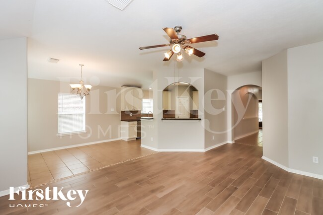 Photo - 2726 Lakecrest Way Dr