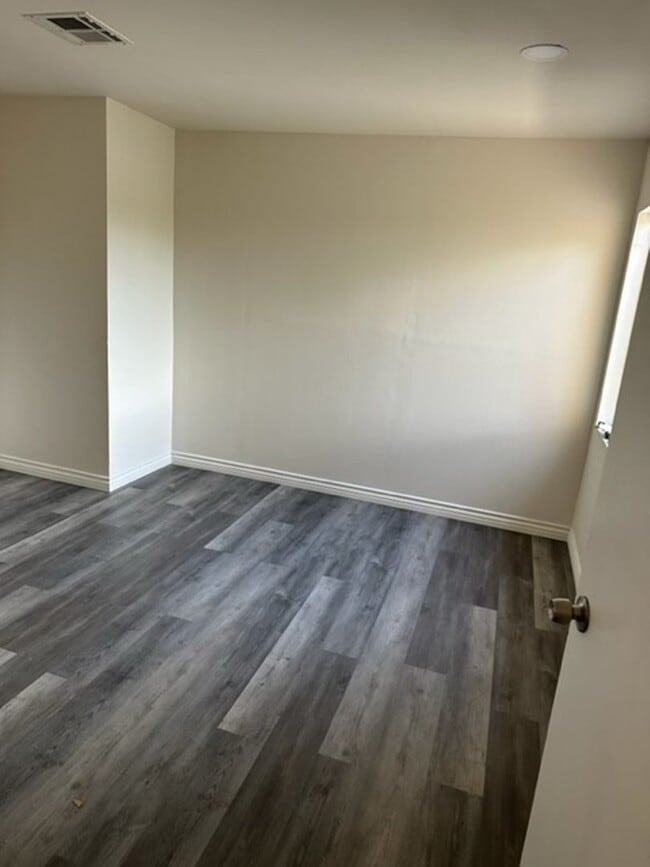 Photo - 11231 Oxnard St Unit 0003