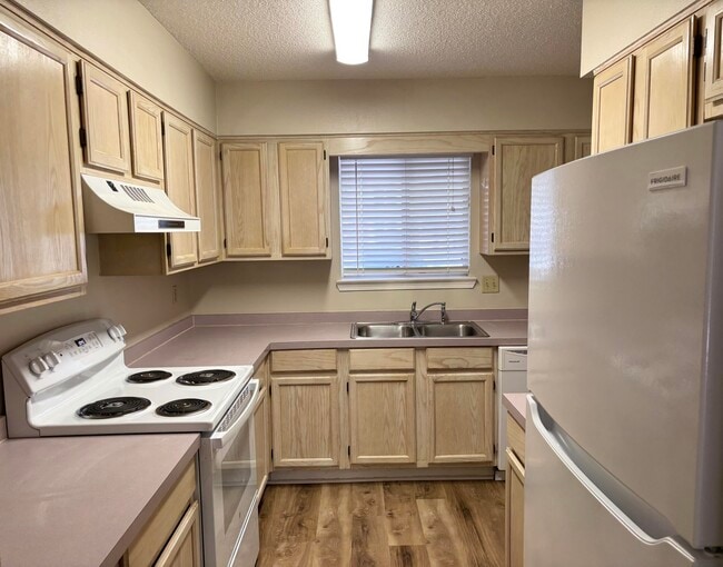 Photo - 2 Cinderella Ln NW