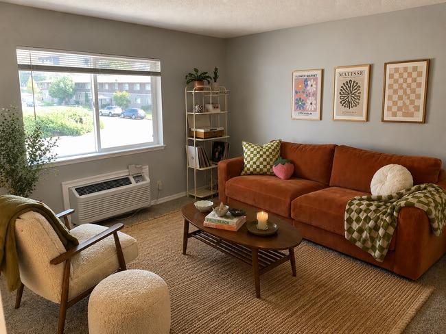 Building Photo - $250 Incentive Hidden Inside... You Might Want To Take A Look! Unit 07