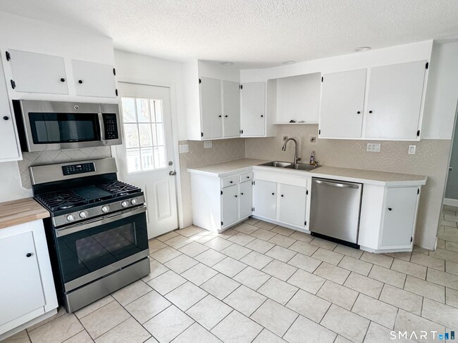 Photo - 439 Henry Ave Ext