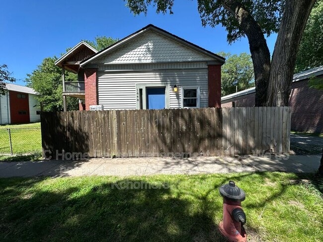 Building Photo - 1648 Jefferson St