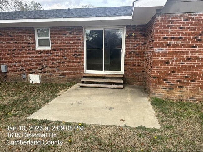 Photo - 1615 Diplomat Dr