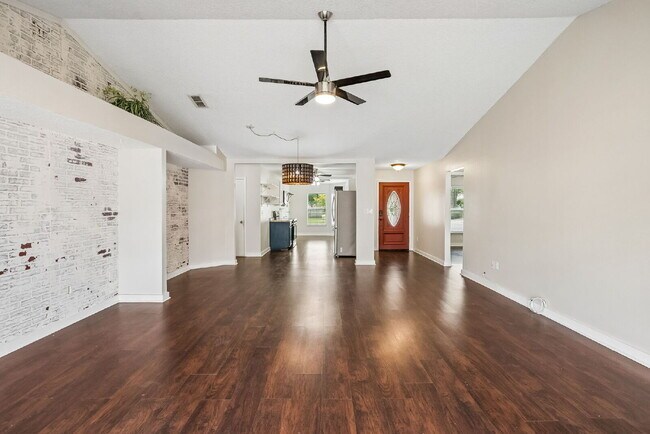 Charming 3-Bedroom Home in Desirable Oviedo!