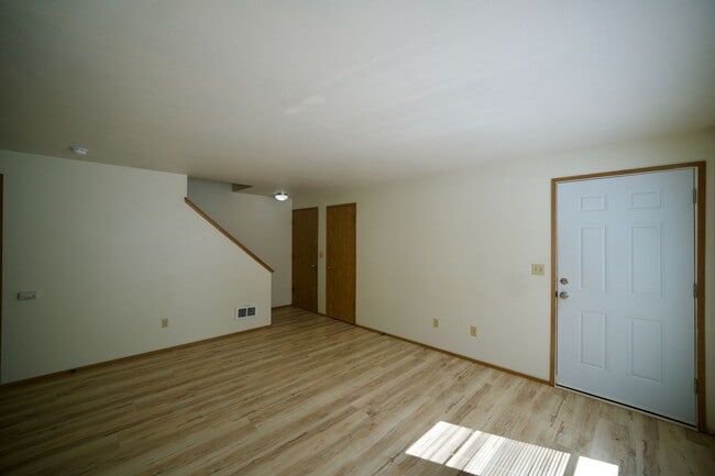 Photo - 5175 Unit A