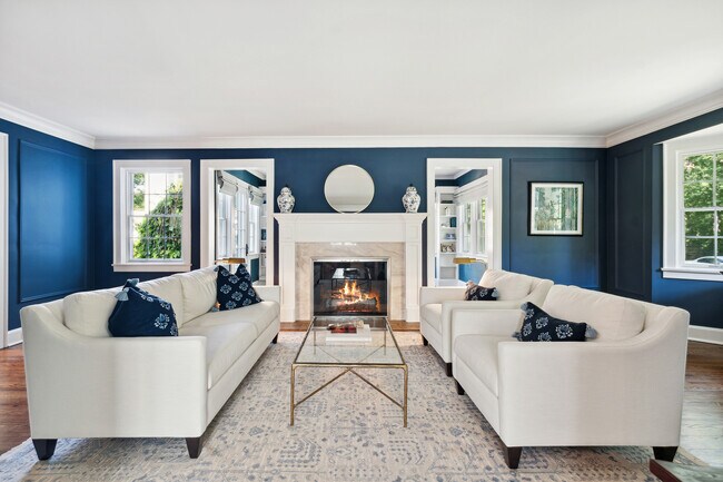 Photo - 1094 Pine St