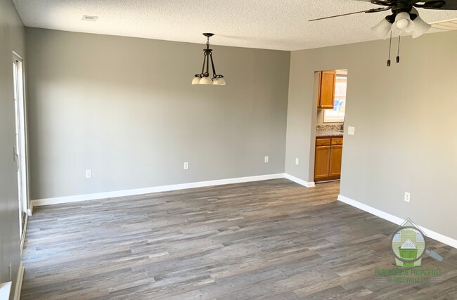 Photo - 516 Glenlea Ln