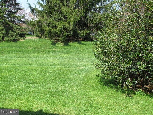 Photo - 8 Coventry Ct