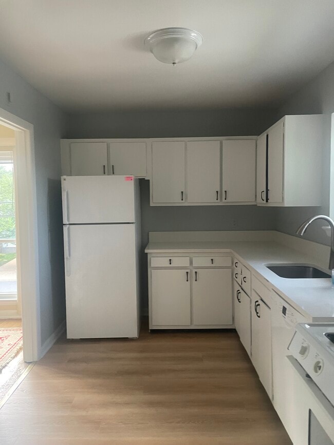 Kitchen - 922 19th St S Unit Apartment 2