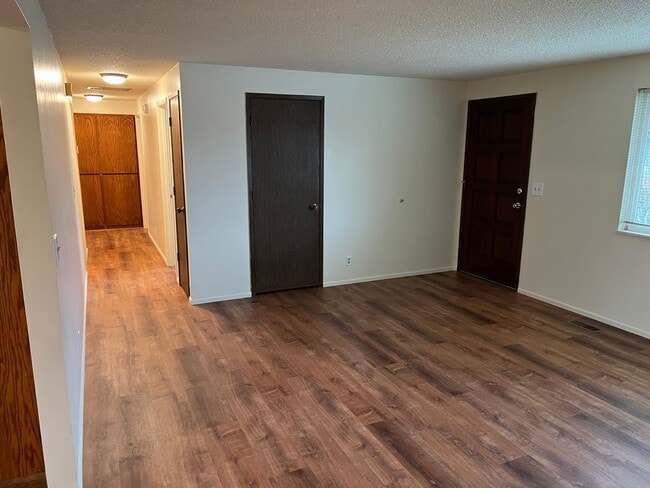 Photo - 3 Bedroom, 2 Bathroom in N. Coburg Rd Area