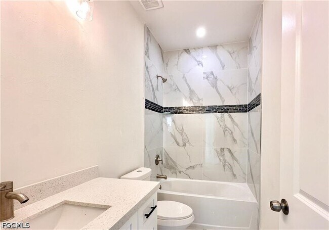 Photo - 2404 Dickens Ave N