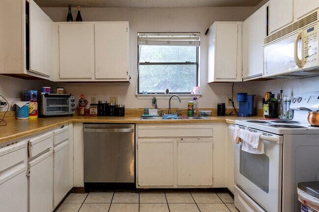 Photo - 2903 W Slaughter Ln Townhome