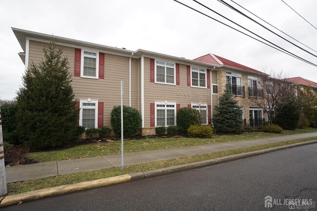 Photo - 475 Avenel St Unit 101
