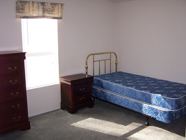 Building Photo - 1325 Cresent Ave Rental