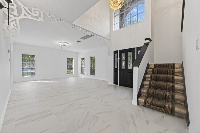 Photo - 2431 Parkwood Ln