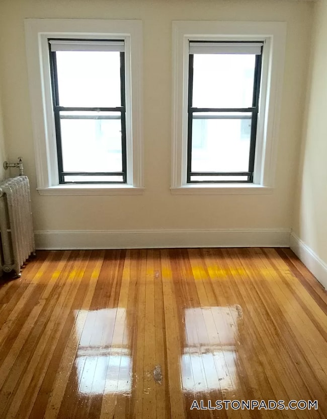 Photo - 19 Brighton Ave Unidad 4