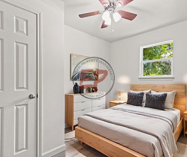 Photo - 1019 Elm Ave