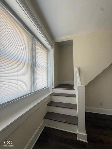 Photo - 275 E Parkview Ave