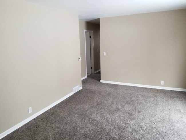 Photo - 3402 Custer St