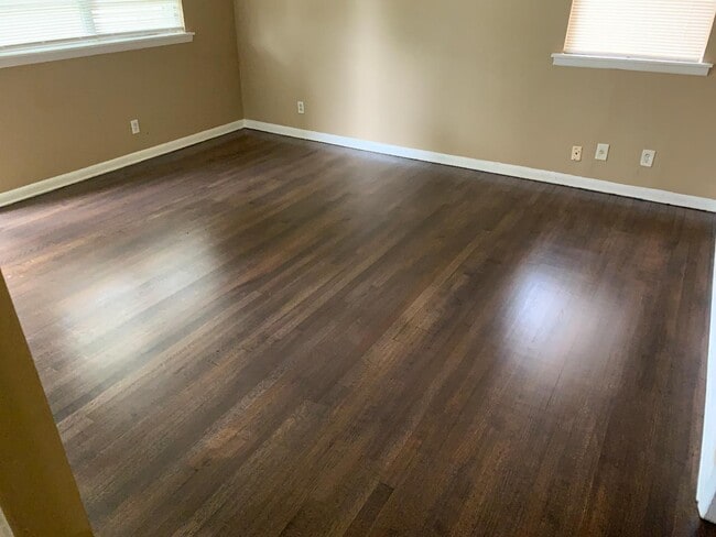 Photo - 701 Frayser Dr