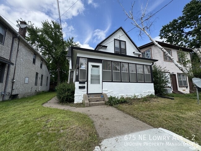 Building Photo - 675 NE Lowry Ave Unit 2 Rental
