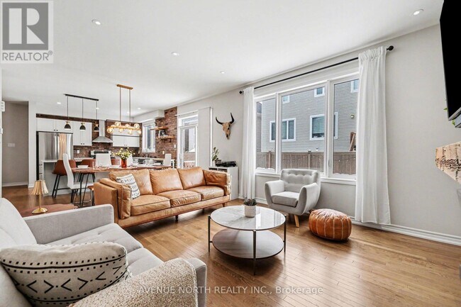 Photo - 206 Douglas Fir St