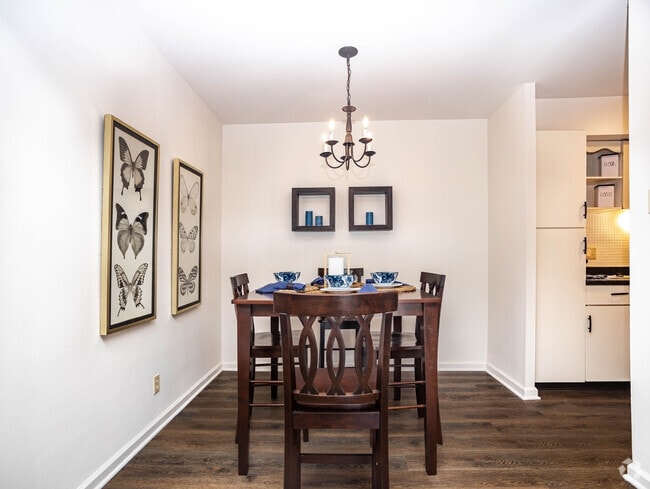 Photo - Forest Lake Apartments
