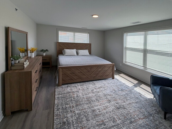 2BR, 2BA - 1056SF - Master Bedroom