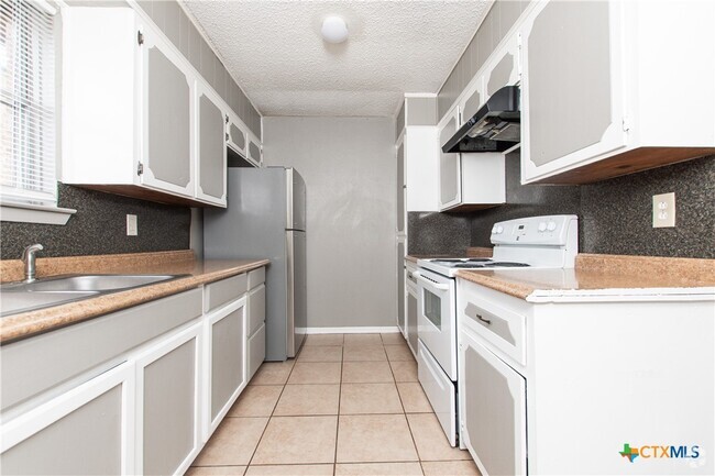 Building Photo - 1520 McCarthy Ave Rental