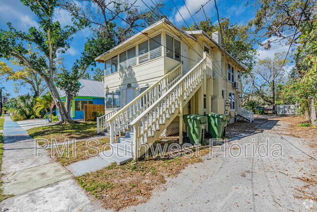 Building Photo - 1016 10th Ave W Unit Apt C