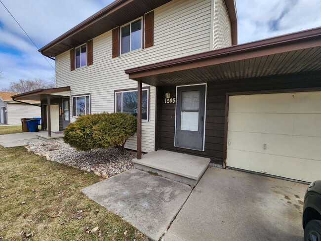 2 Bedroom Townhouse
1205 Depere St Menasha