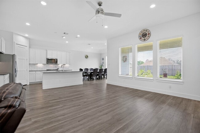 Building Photo - 13760 Rising Sun Ln