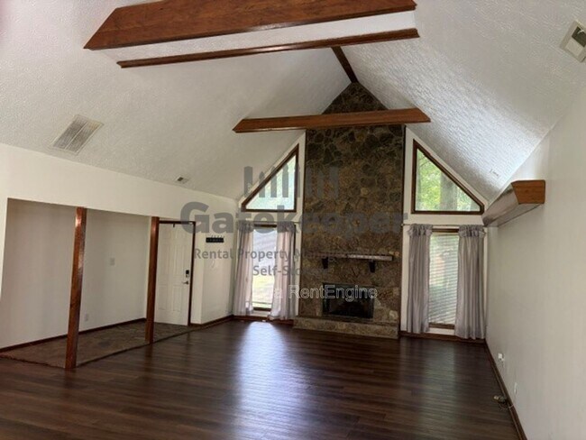 Photo - 335 Fairfield Cir